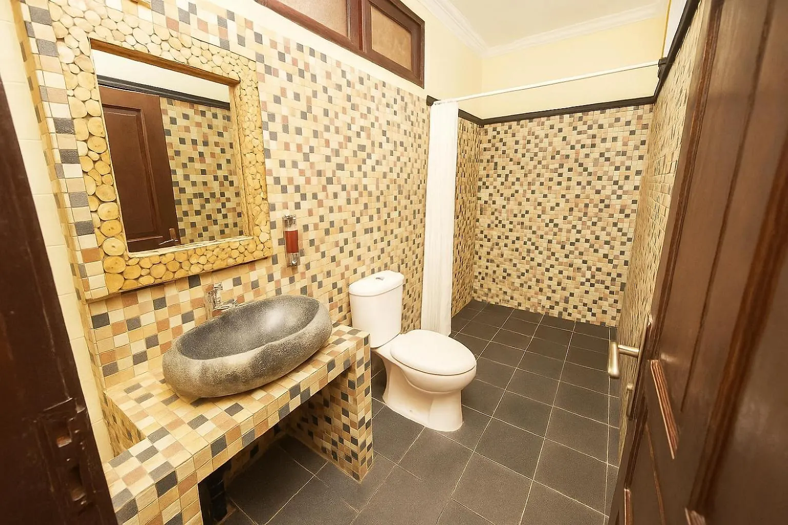 ***  Hotel Easy Surf Camp Kuta Lombok Indonezja