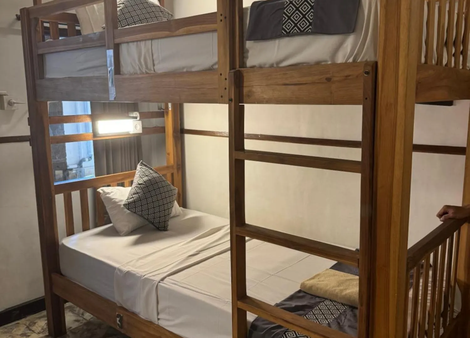 Отель Easy Surf Camp Кута